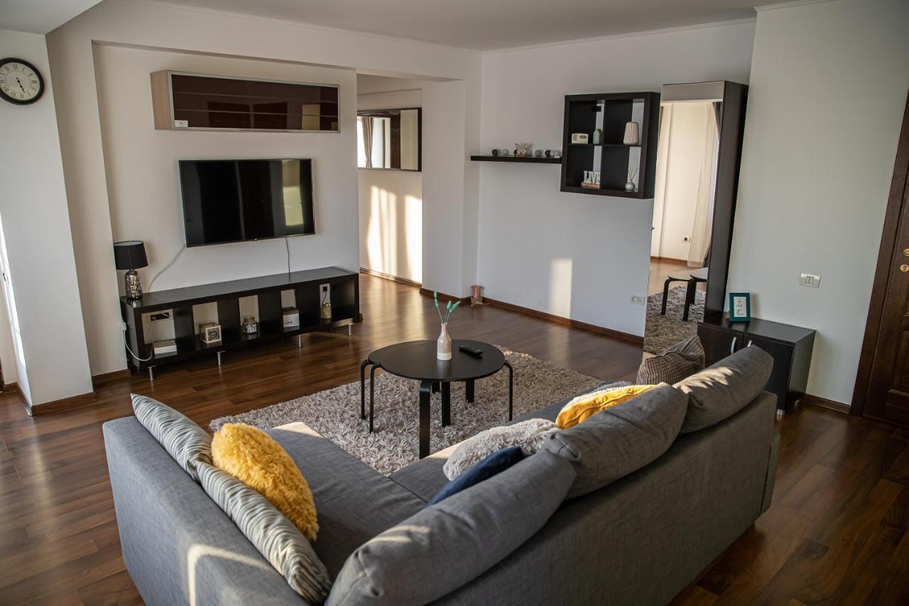 Apartament Tatu Bar&Grill Otopeni Exterior photo