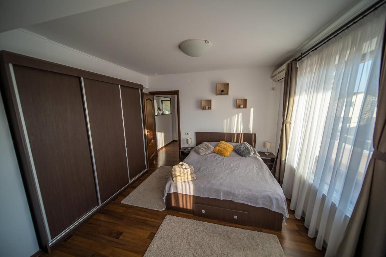 Apartament Tatu Bar&Grill Otopeni Exterior photo