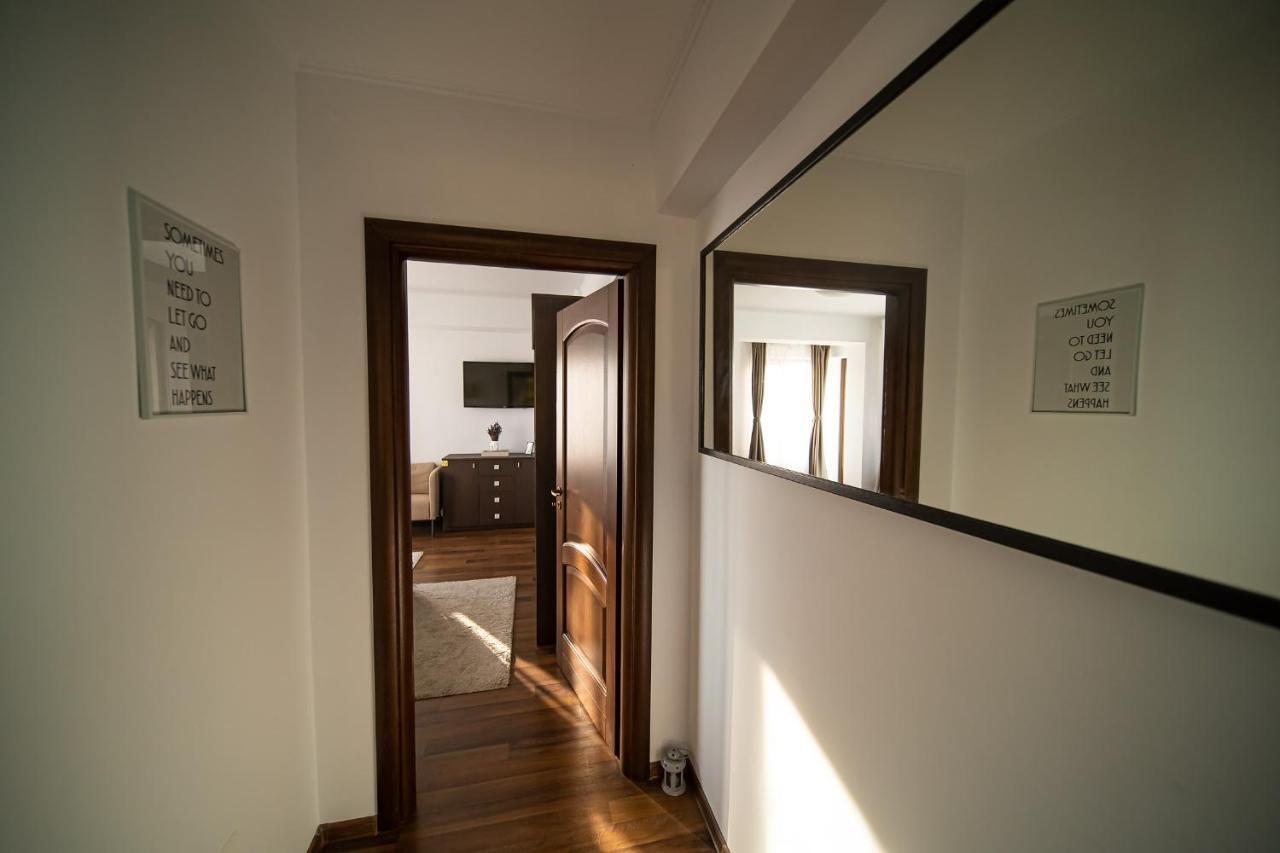 Apartament Tatu Bar&Grill Otopeni Exterior photo