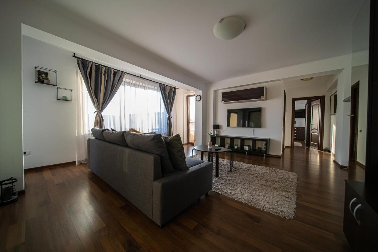 Apartament Tatu Bar&Grill Otopeni Exterior photo