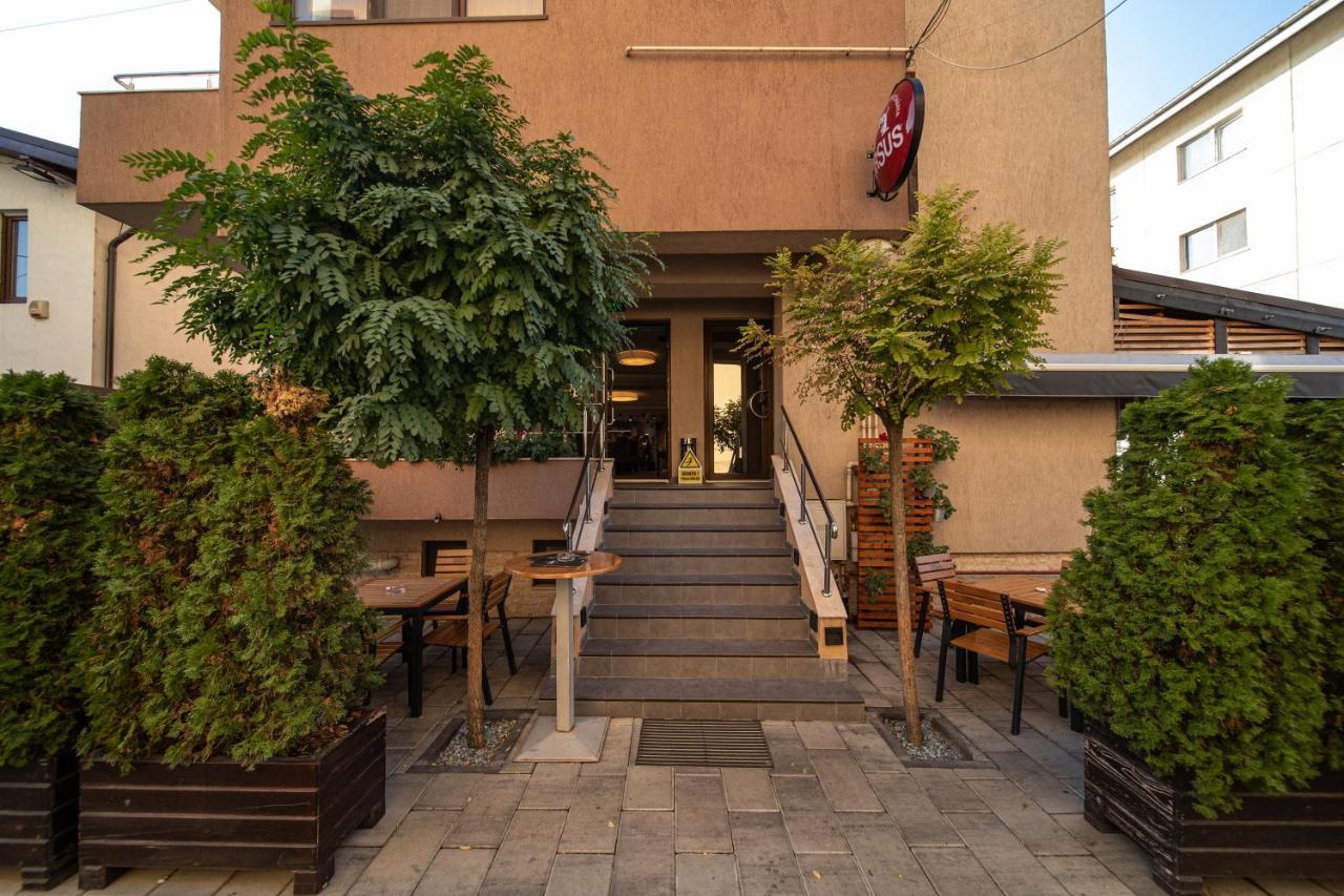 Apartament Tatu Bar&Grill Otopeni Exterior photo