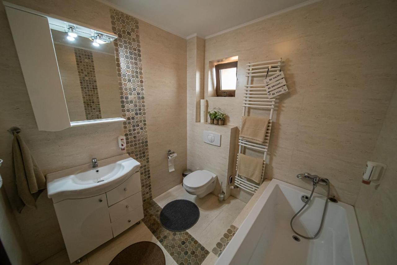 Apartament Tatu Bar&Grill Otopeni Exterior photo