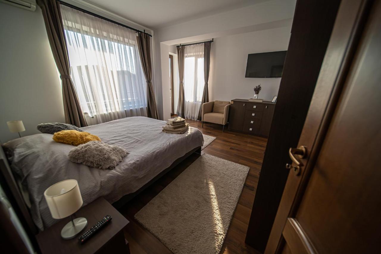 Apartament Tatu Bar&Grill Otopeni Exterior photo
